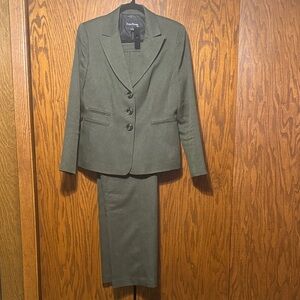 Evan Picone Olive Suit Set